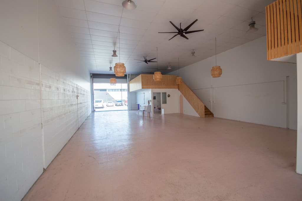 Premium Industrial Warehouse In Central Location