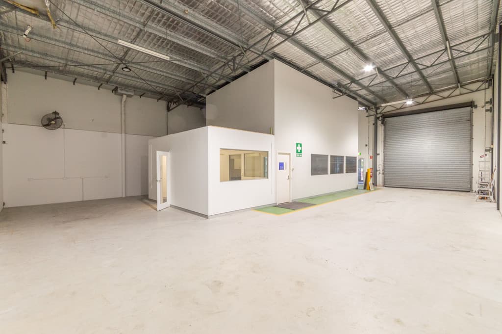 Now Leasing: High Quality Industrial Unit - Unbeatable Central Position