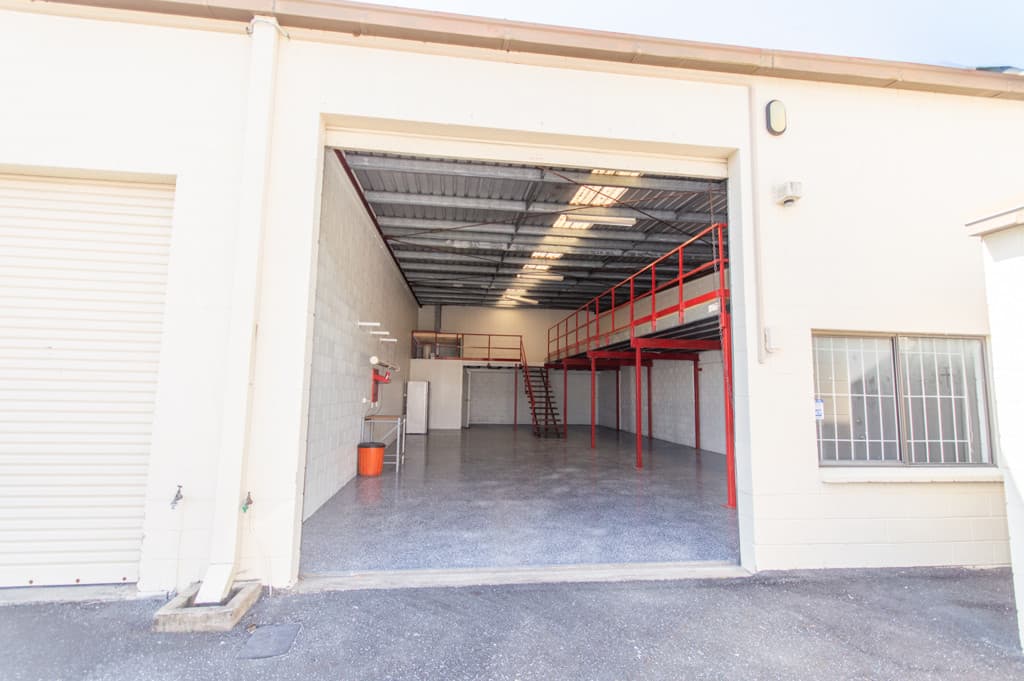 Prime Opportunity: Lease This Affordable Central Warehouse Before It's Gone!