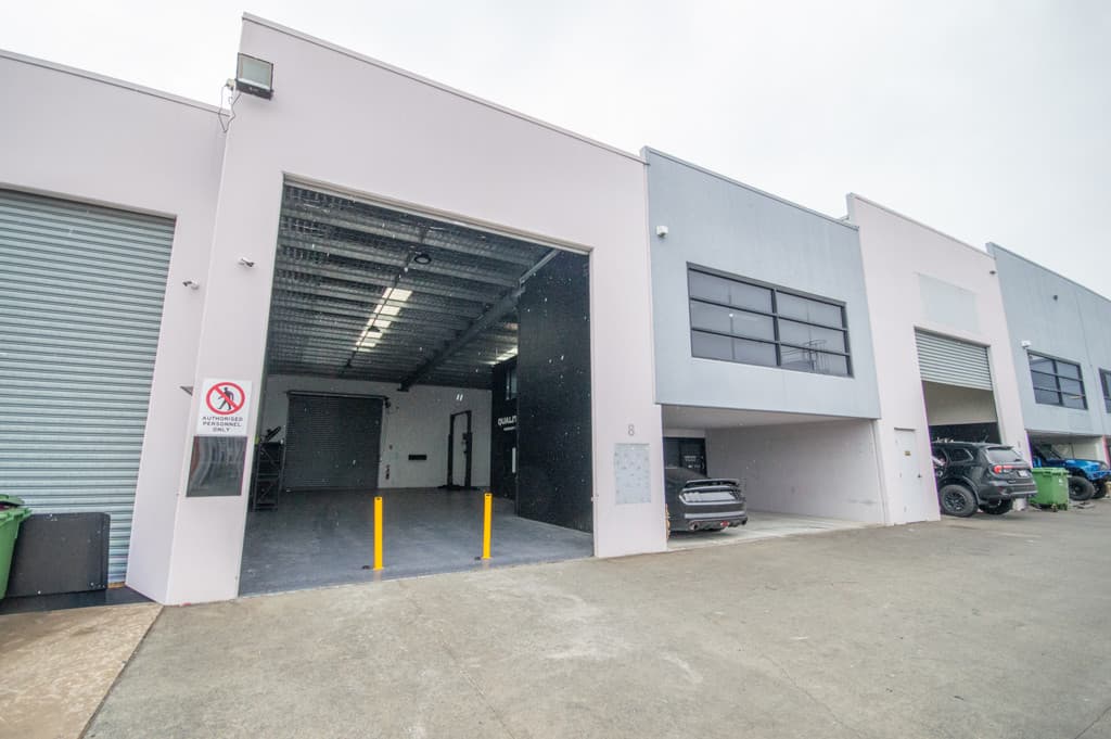 Quality 295m²* Tilt Slab Unit | Office Mezzanine | Secure Complex | Yatala