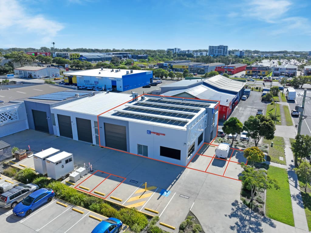 Prestigious Front Unit - Prime Location with Maximum Exposure