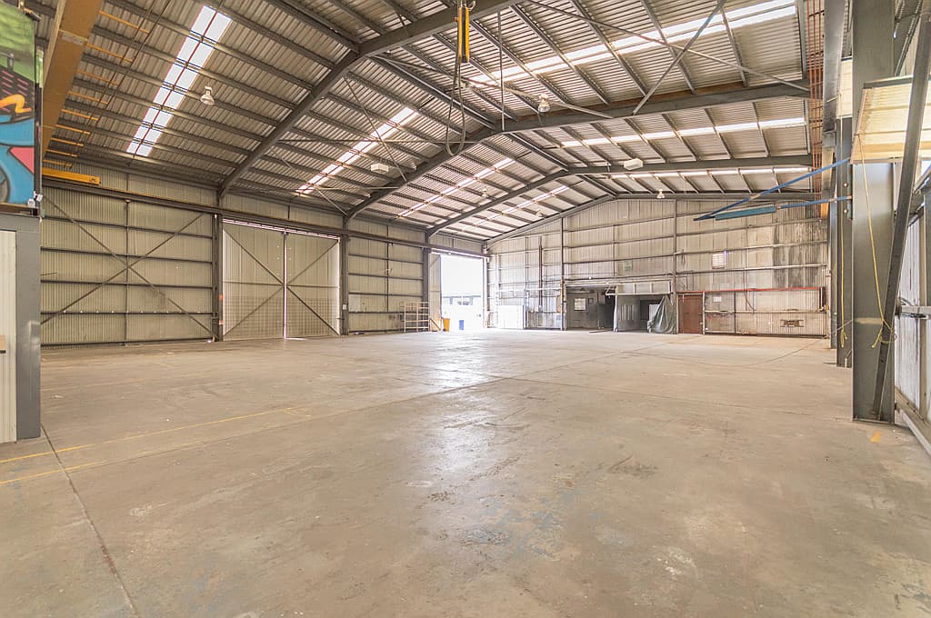 Act Now! - Excellent Industrial Warehouse with 5 Tonne Gantry Crane